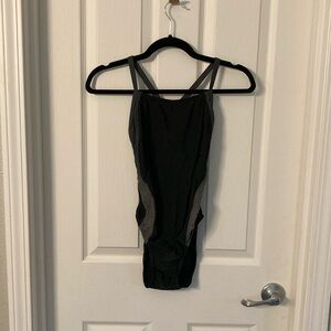 Women’s Speedo swim suit, black with gray side detail. Size 6/32